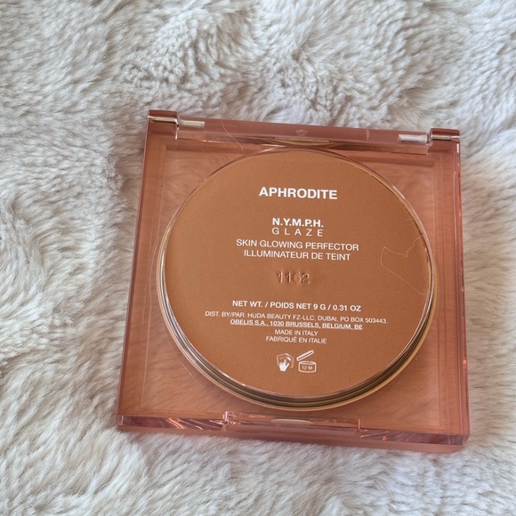 Huda Beauty Nymph glaze - Picture 2 of 3